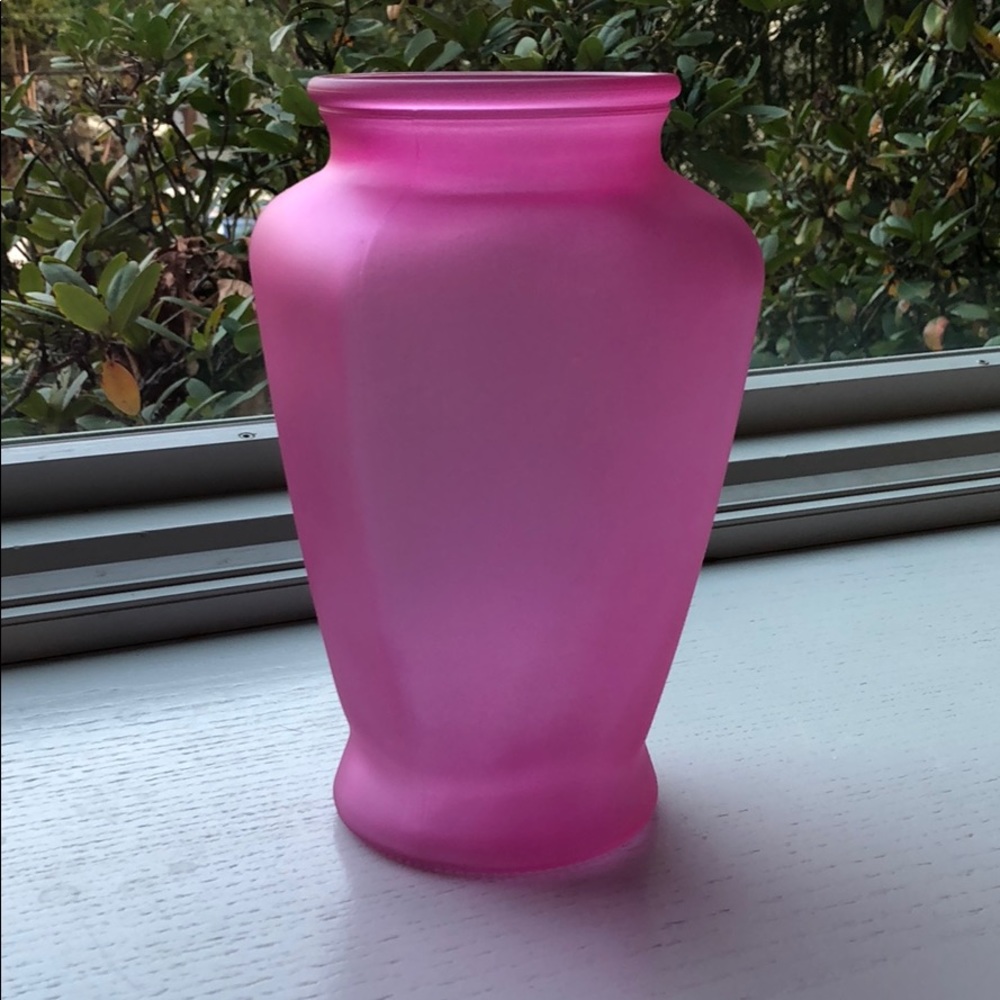 Vases - Picture 2 of 3